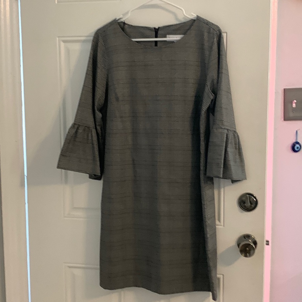3/4 bell sleeves, grey plaid. Business casual midi dress.